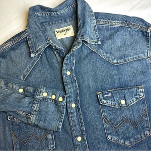 Wrangler Classic Western Blue Denim Shirt Size Med Ranch Cowboy Pearl Snaps